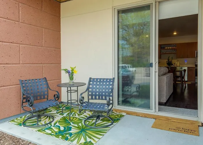 Traverse City Vacation Rental: 1 Mi To Beach!