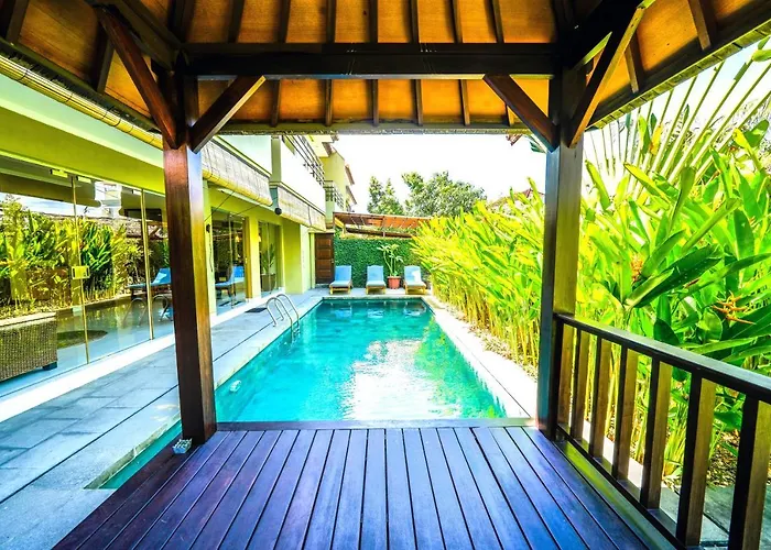 Villa Logan - Kuta - 5 Bedroom - 3 Bathroom Villa - Great Location