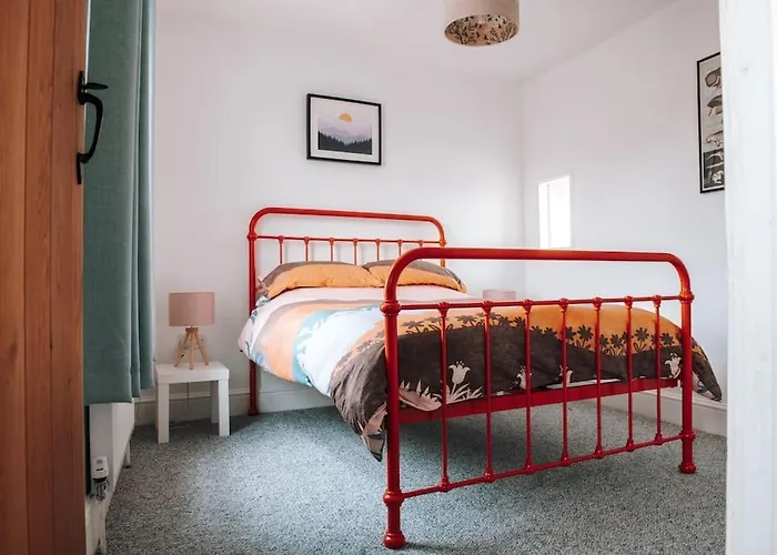 Albion Cottage Central Falmouth With Parking And 10 Minutes To The Beach