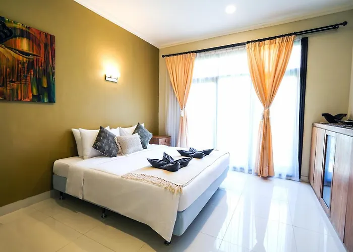 Villa Logan - Kuta - 5 Bedroom - 3 Bathroom Villa - Great Location