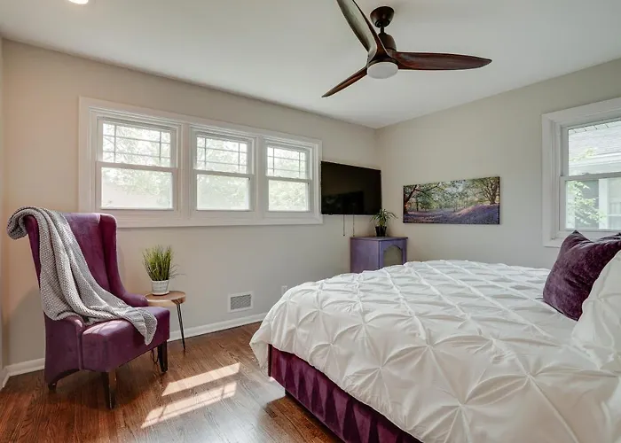 Pet-Friendly Minneapolis Home ~ 8 Mi To Downtown!