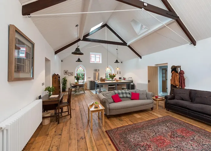 Chester'S Only Tin Chapel - Unique, Spacious 2 Bedrooms, Garden And Free Parking