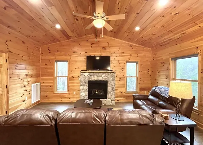 Perfect Stay For Fishing, Hiking, R&R - Charming Sapphire Bear Home