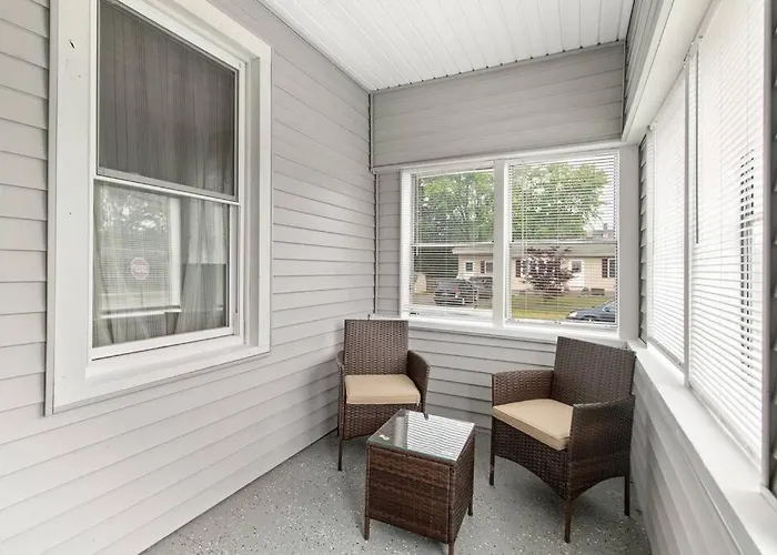 Stylish, Relaxing & Comfy 3 Bdr Home