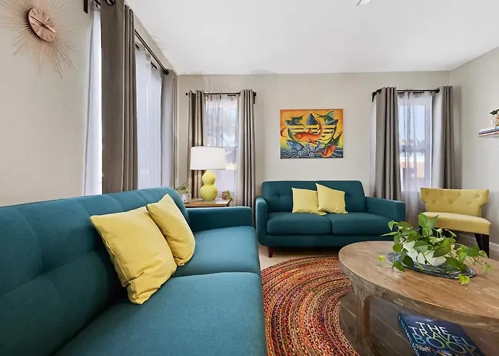 Spacious Centrally Located New 2 Bedroom Property!