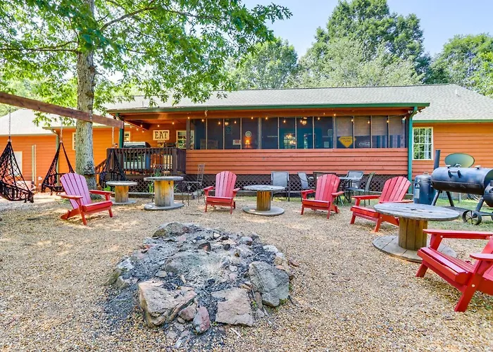 Large Cabin With Hot Tub, Game Room And Fire Pit! Cleveland