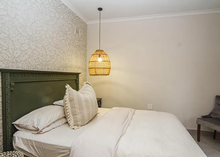 Shelbourne Boutique Lodge