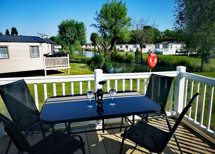 Lake Escape - Hoburne Cotswolds