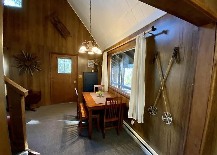 Mint Chip Cabin - Pet Friendly - Forested - Large Deck - Fire Pit