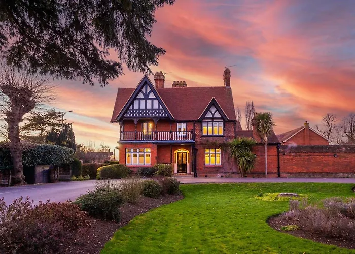 Casa By Grace: Luxury 4-Bed Windsor Home for Groups