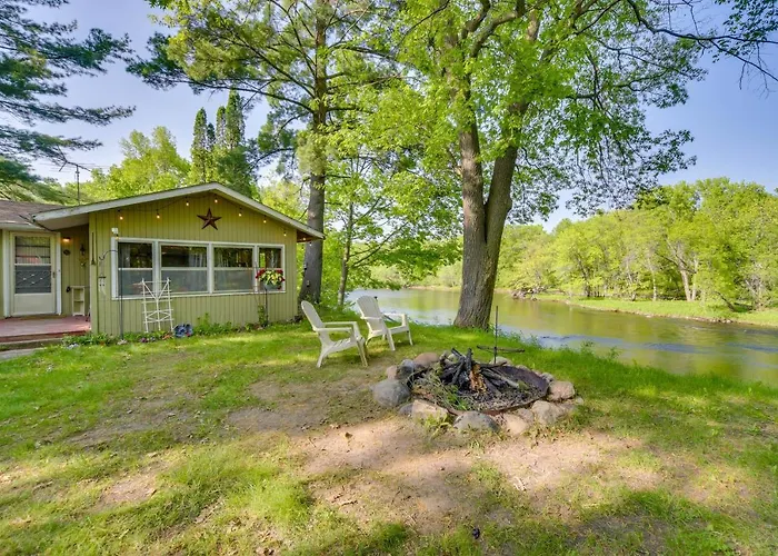 Riverfront Nature Getaway Near Downtown Pine City!