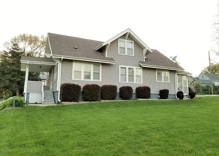 Home Near Zoo/College World Series/Downtown