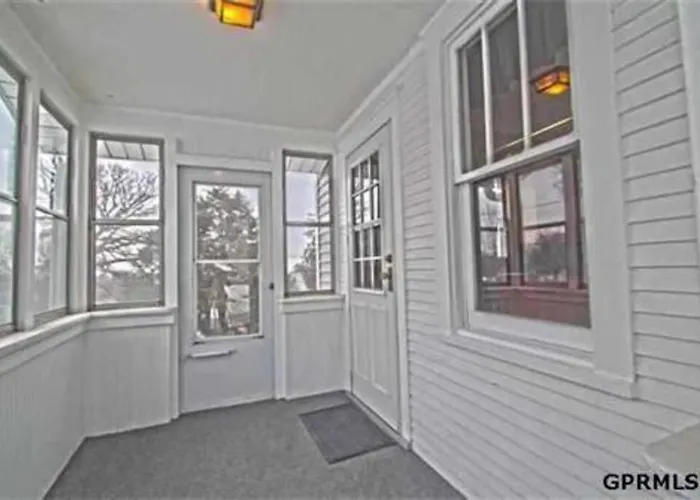 Home Near Zoo/College World Series/Downtown