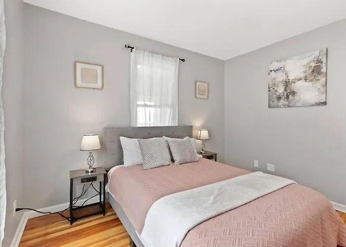Stylish, Relaxing & Comfy 3 Bdr Home