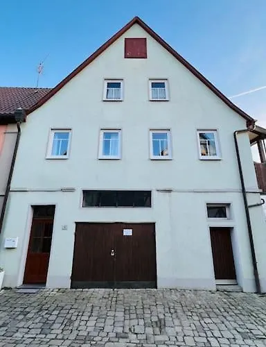 Mitten In Den Weinbergen