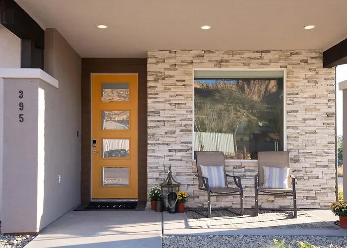 So Zion Painted Desert-4Bed, 3Bath, Hot Tub, Deck