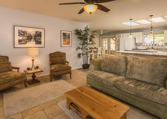 Cottonwood Private Retreat Heated Pool & Gardens
