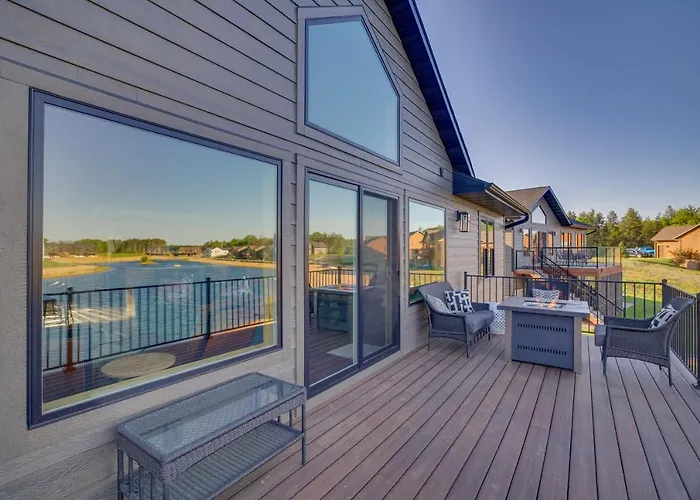 New Lisbon Fall Retreat W/ Fire Pits & Lake Views