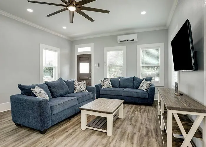Renovated Beach Bungalow!