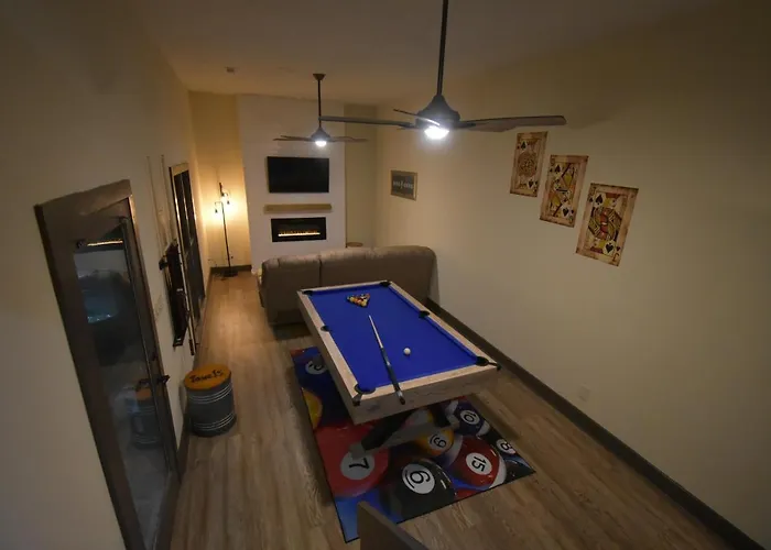 Creekside Getaway