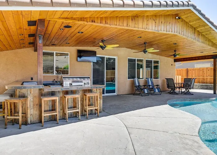 California Vacation Rental W/ Private Pool & Patio
