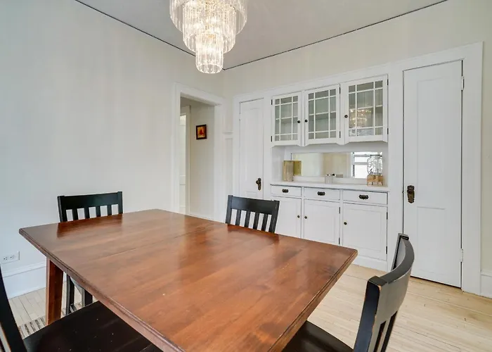 Bright Minneapolis Apartment - 1 Mi To Downtown!