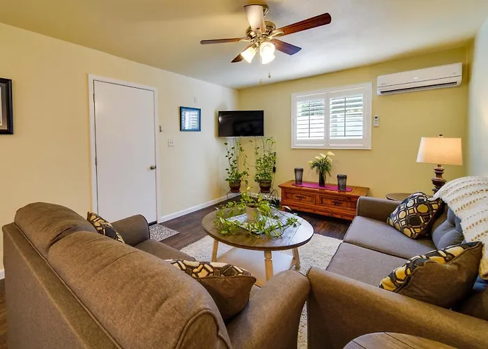 Sunny California Retreat W/ Pool Access & Patio!