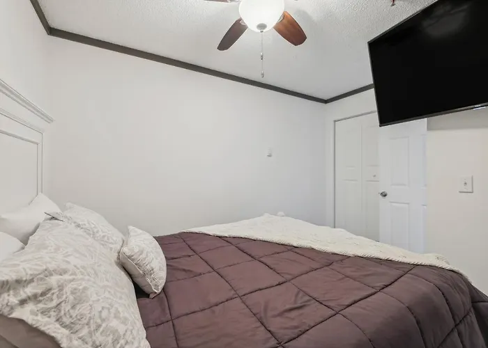 Cozy Snowshoe Condo Rental: Walk To Chair Lift!