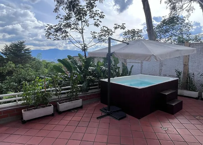 El Poblado/Elegante/Confortable/Ac/Jacuzzi/Billar