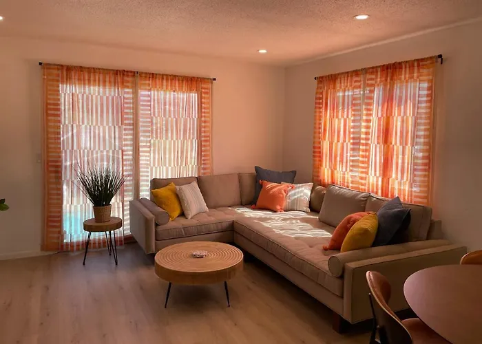 2Nd Floor, 2 Bedroom Condo, Sleeps 6
