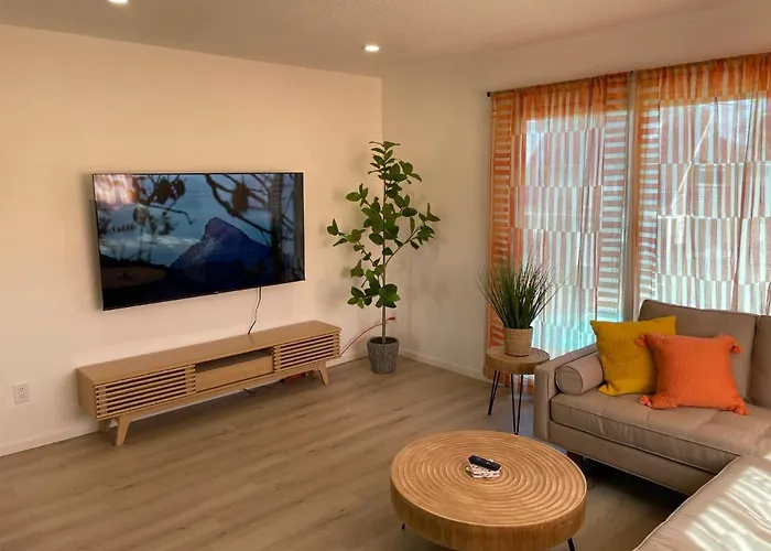 2Nd Floor, 2 Bedroom Condo, Sleeps 6