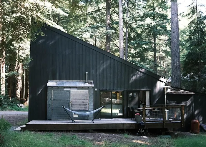 Modern House W. Fast Internet In 1 Acre Land