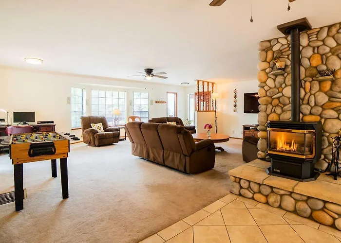Pine Mtn Lake Home By Yosemite! Hot Tub & Deck