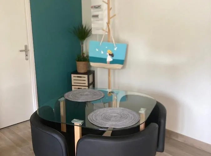 Petite Maison Ensoleillee A 10 Minutes Du Port De Vannes