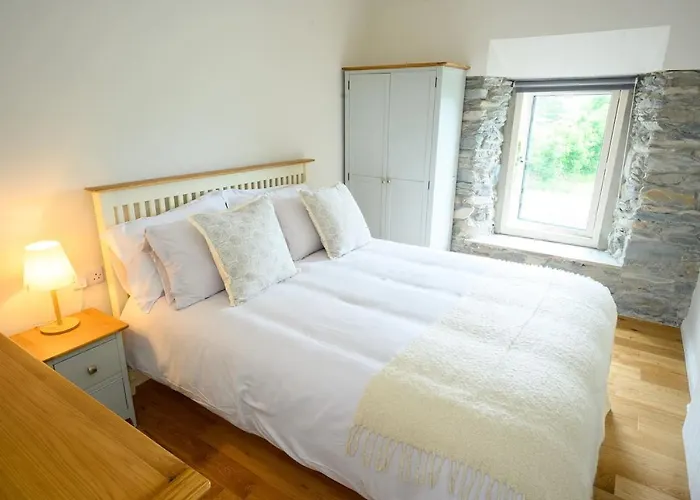 Killarney Old School Road Sleeps 6