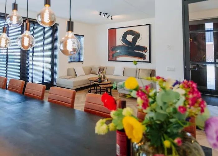 Brand New Bright & Luxurious Villa In Amsterdam!