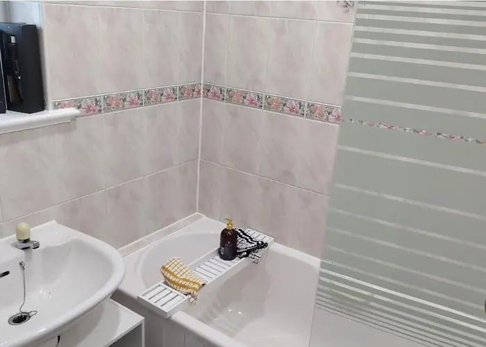 Entire Immaculate 3 Bedrooms House In Blackburn Weekend Away