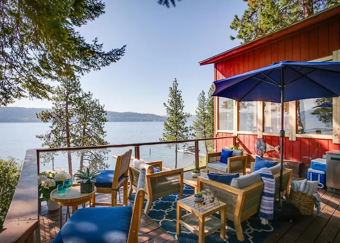 Lakefront Bliss: Coeur D'Alene Cabin W/ Dock!