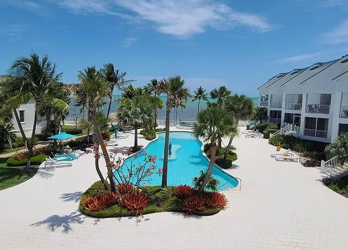 Islamorada Modern Penthouse With Private Beach