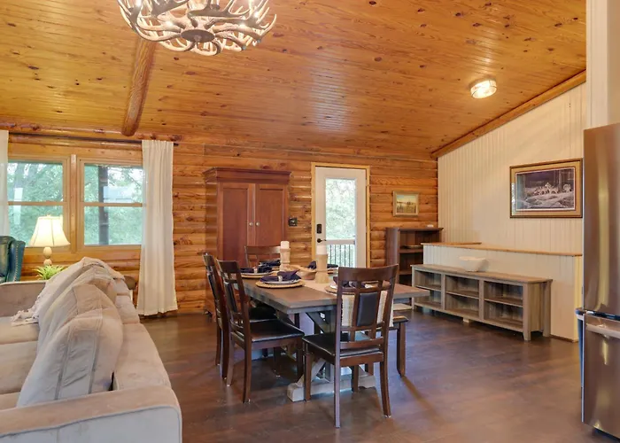 Cozy Brookville Home W/ Fire Pit & Deck!