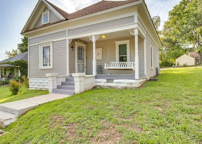 Updated Cotter Cottage: Walk To White River!