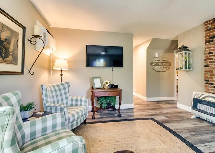 Updated Cotter Cottage: Walk To White River!