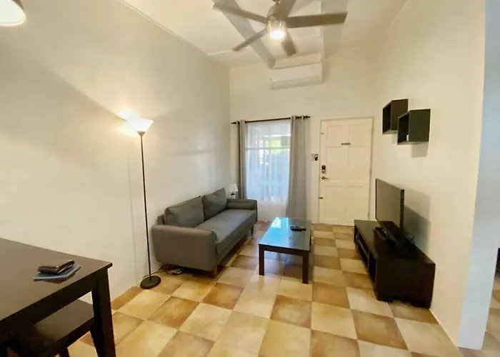 Beach Bliss - 1Br Villa With Pool 2 Blocks From Ocean
