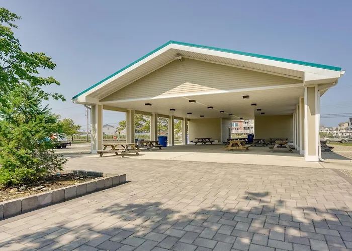Charming Beach Haven West Home: 1 Mi To Beach!