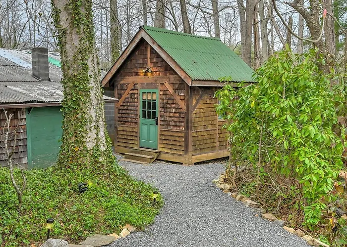 Unique Cabin With Hot Tub Close To Town