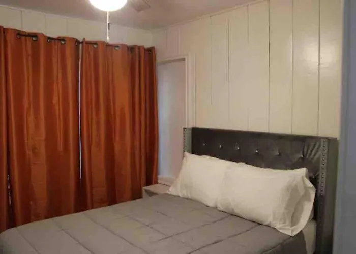 Cozy Downtown Living!