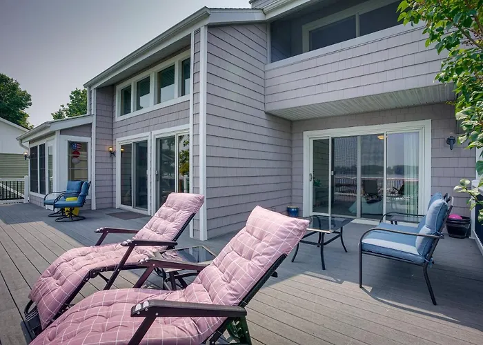 Lakefront Syracuse Home W/ Deck & Private Dock!