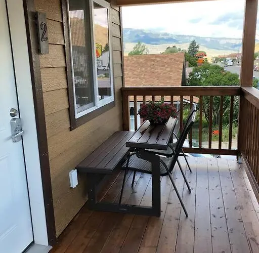 Parkway Yellowstone Guest House Room #2