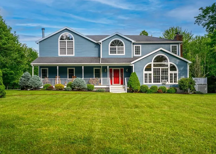 Lux Estate! Hot Tub, 8 Acres, Firepit, Game Room, Private Pond, Ev, Lots Of Privacy, 10 Mins To Town
