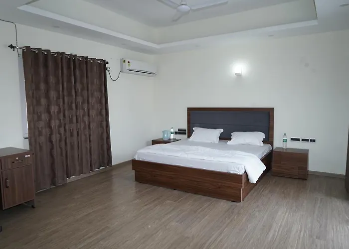 Madhav Kuteer B- 34 Vrindavan